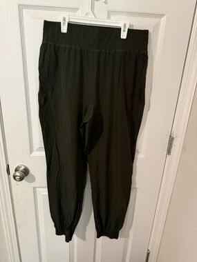 HALARA Dark Green Hiking Joggers size L